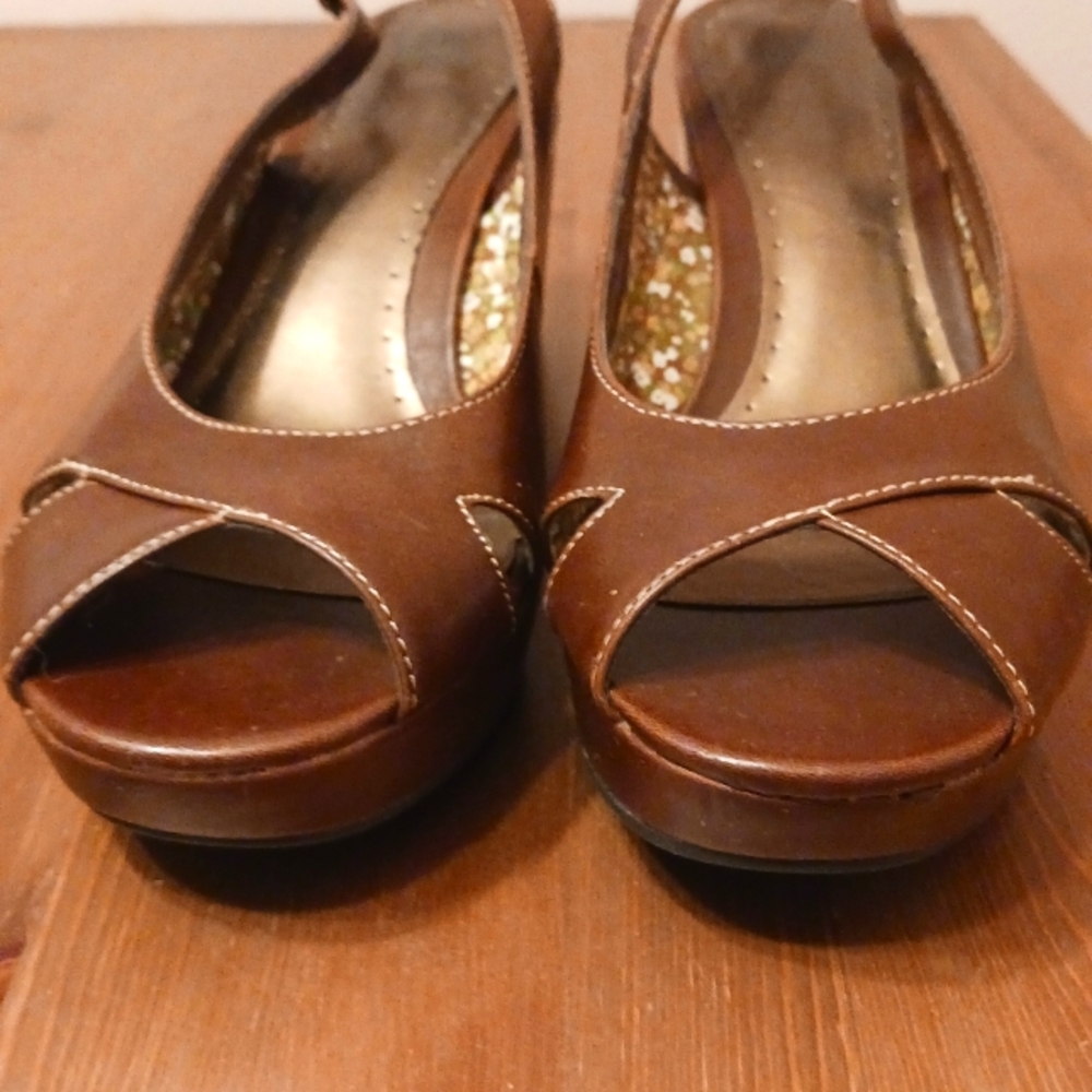 Route 66 Brown Sandal size 11w
